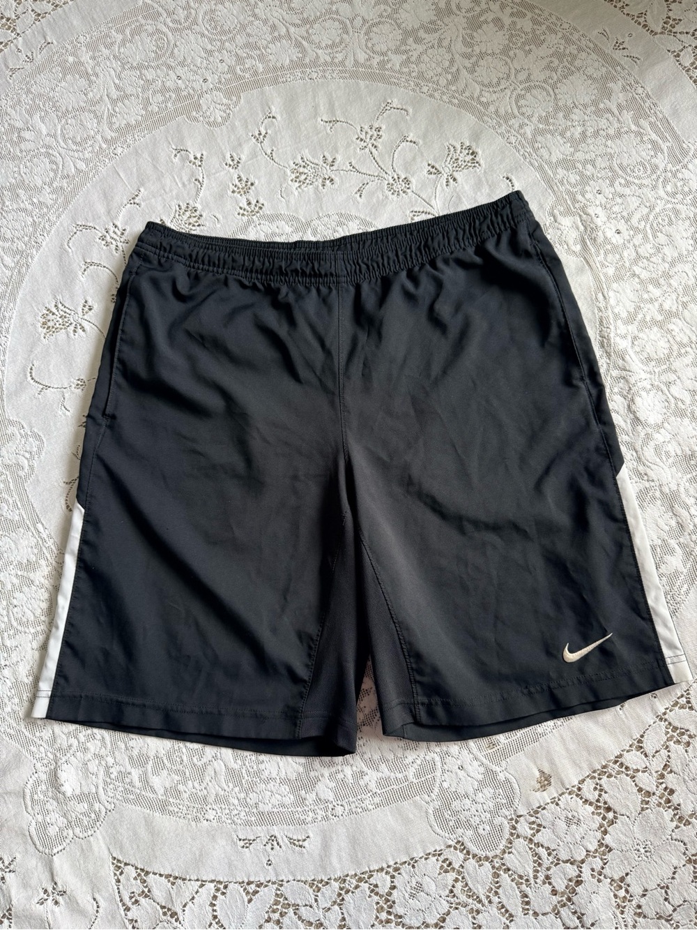 Nike Men's Black Dri-Fit Athletic Shorts with Pockets White Side‎ Panels size M